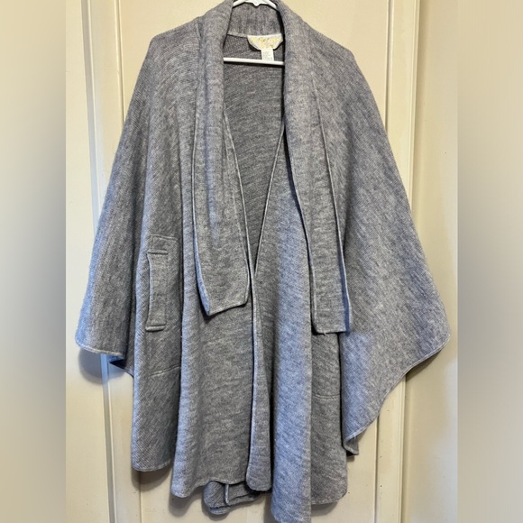 Vintage Lilly of California Acrylic Nylon  Hand Loomed Cape, Cloak, Made in USA - Picture 1 of 6